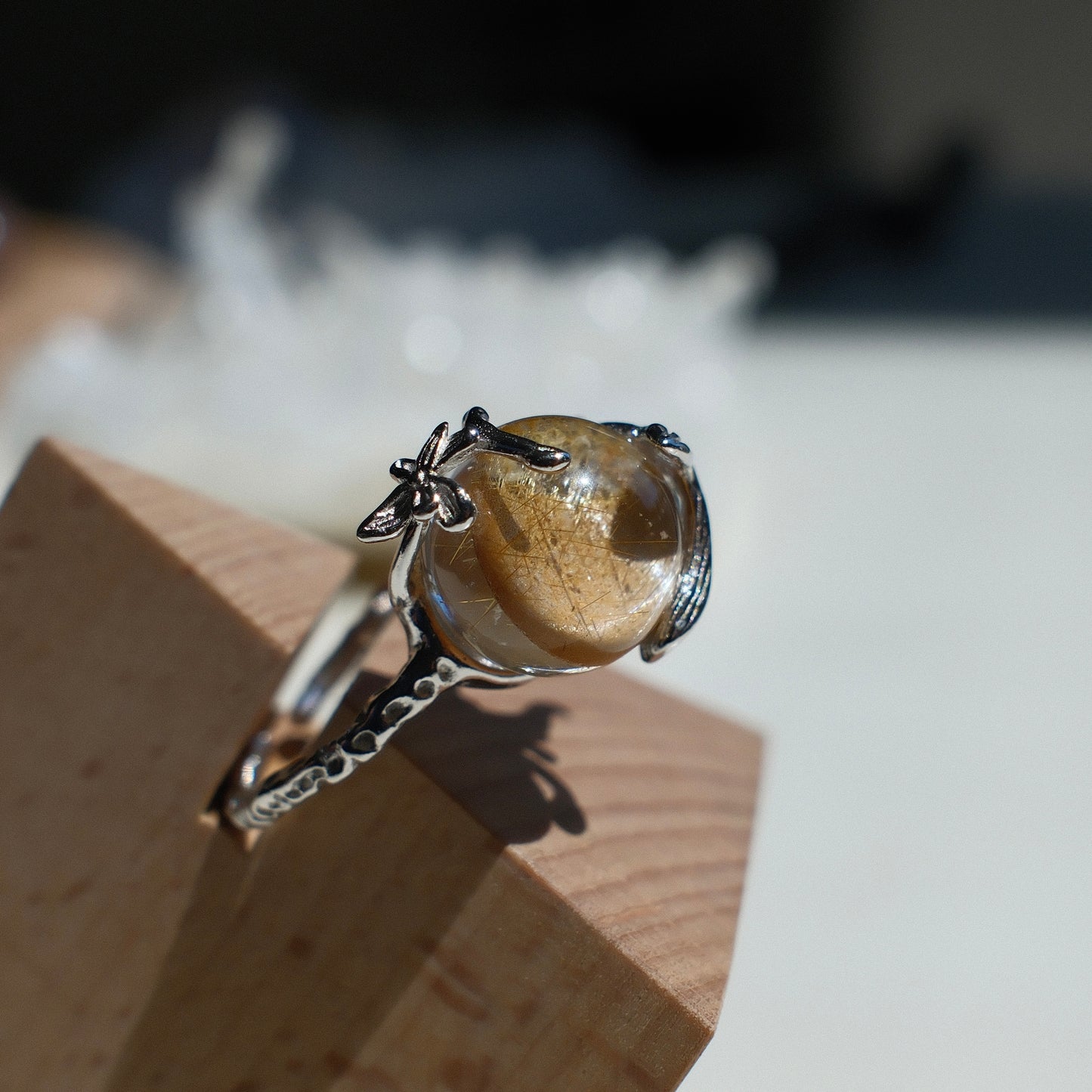 Phlogopite in Quartz with Hexagram Effect