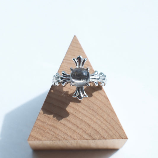 Brookite in Quartz Ring